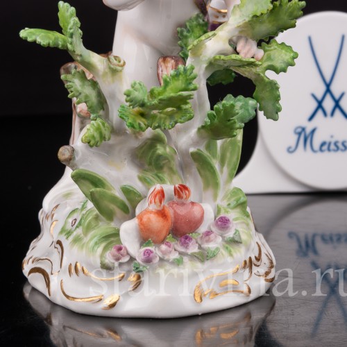 Фарфоровая статуэтка Купидон, слушающий биение сердец, Meissen, Германия, перв. пол. 20 в.