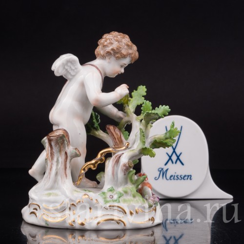 Фарфоровая статуэтка Купидон, слушающий биение сердец, Meissen, Германия, перв. пол. 20 в.