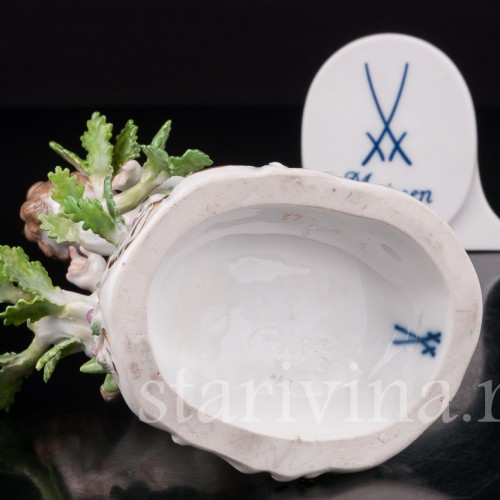 Фарфоровая статуэтка Купидон, слушающий биение сердец, Meissen, Германия, перв. пол. 20 в.