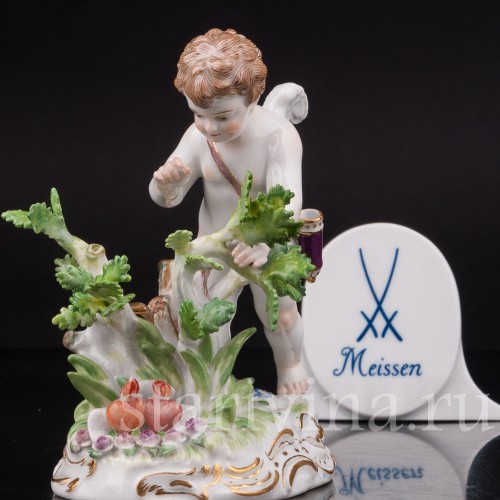 Фарфоровая статуэтка Купидон, слушающий биение сердец, Meissen, Германия, перв. пол. 20 в.