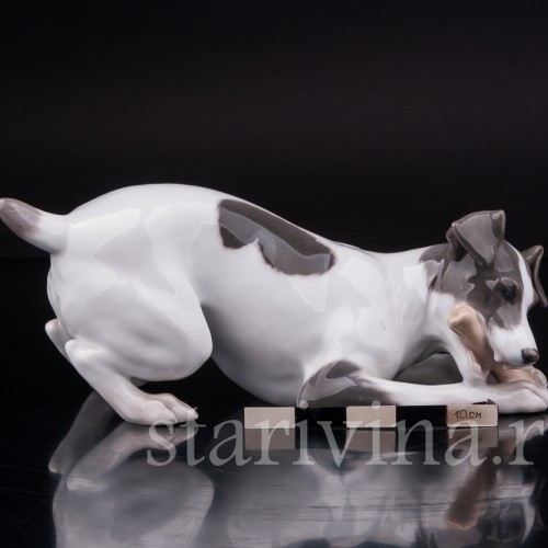 Статуэтка собаки из фарфора Собака с костью, Royal Copenhagen, Дания, до 1923 г.