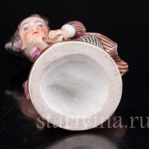 Фигурка из фарфора Мальчик с флейтой, Англия, 19 в.