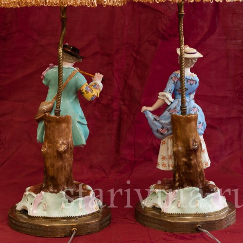 Пасторальная пара - антикварные лапы, украшенные статуэтками, Sitzendorf, Германия, 19 в.