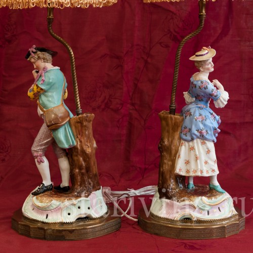 Пасторальная пара - антикварные лапы, украшенные статуэтками, Sitzendorf, Германия, 19 в.