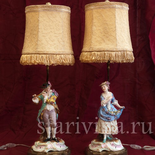 Пасторальная пара - антикварные лапы, украшенные статуэтками, Sitzendorf, Германия, 19 в.