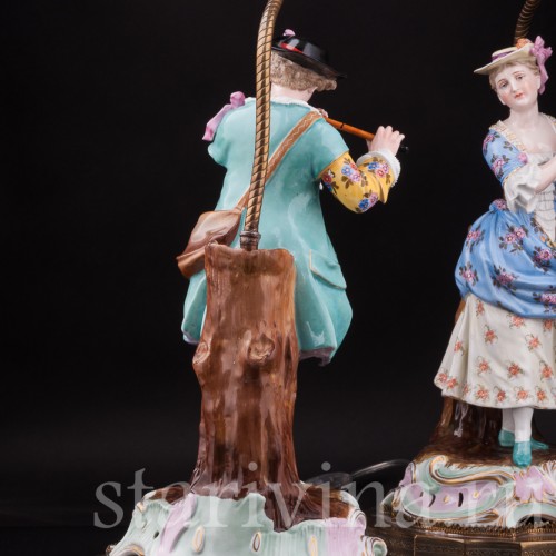 Пасторальная пара - антикварные лапы, украшенные статуэтками, Sitzendorf, Германия, 19 в.