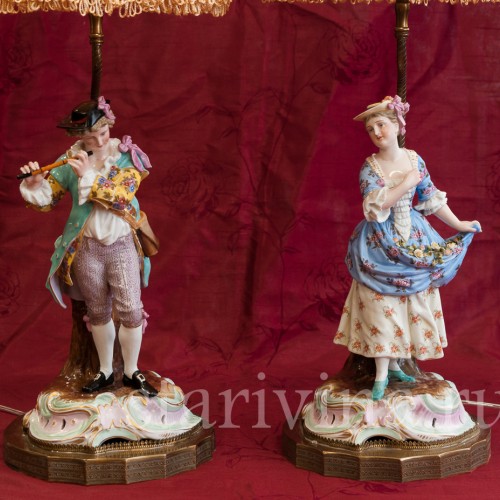 Пасторальная пара - антикварные лапы, украшенные статуэтками, Sitzendorf, Германия, 19 в.