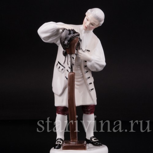 Статуэтка из фарфора Мастер париков, Royal Doulton, Великобритания, 1959 г.