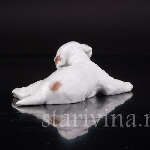 Статуэтка собаки из фарфора Лежащий щенок, Rosenthal, Германия, 1943 год.