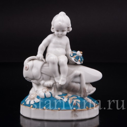 Фарфоровая статуэтка Малыш на кузнечике, Hertwig & Co, Германия, 1920-30 гг.