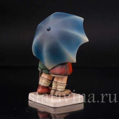 Фигурка из фарфора Под зонтом, Goebel, Германия, 1950-72 гг.