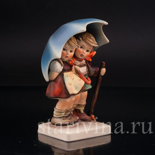 Фигурка из фарфора Под зонтом, Goebel, Германия, 1950-72 гг.