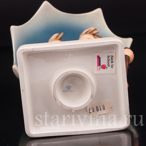 Фигурка из фарфора Под зонтом, Goebel, Германия, 1950-72 гг.