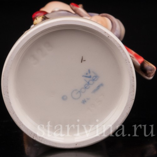 Фигурка мальчика из фарфора Маленький клоун, Goebel, Германия, 1972-79 гг.