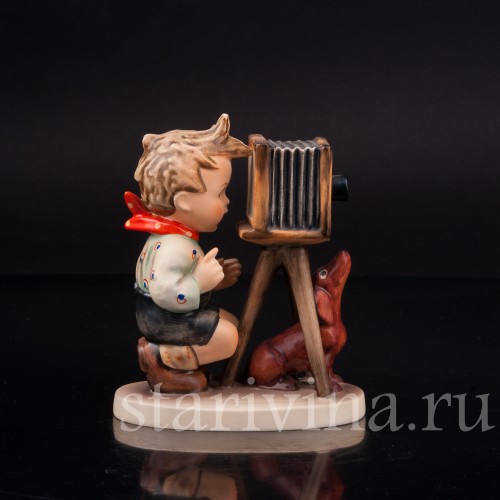 Фигурка из фарфора Маленький фотограф с таксой Goebel, Германия, 1972-79 гг.