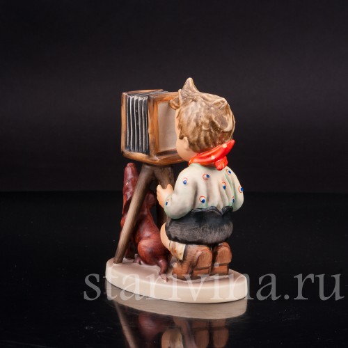 Фигурка из фарфора Маленький фотограф с таксой Goebel, Германия, 1972-79 гг.