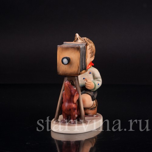 Фигурка из фарфора Маленький фотограф с таксой Goebel, Германия, 1972-79 гг.