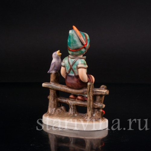 Фигурка мальчика из фарфора На заборе, Goebel, Германия, 1964-72 гг.