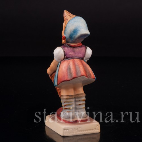 Фигурка из фарфора Девочка с корзинкой, Goebel, Германия, 1972-79 гг.