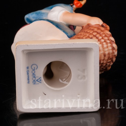 Фигурка из фарфора Девочка с корзинкой, Goebel, Германия, 1972-79 гг.