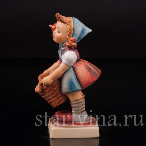 Фигурка из фарфора Девочка с корзинкой, Goebel, Германия, 1972-79 гг.