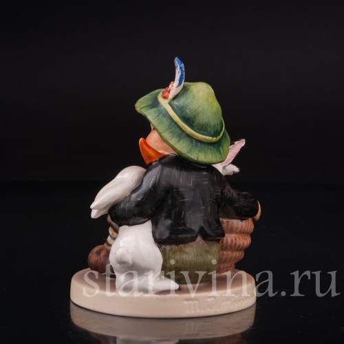 Фигурка из фарфора Мальчик с кроликами, Goebel, Германия, 1960-72гг.