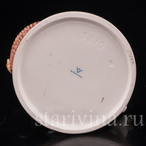 Фигурка из фарфора Мальчик с кроликами, Goebel, Германия, 1960-72гг.