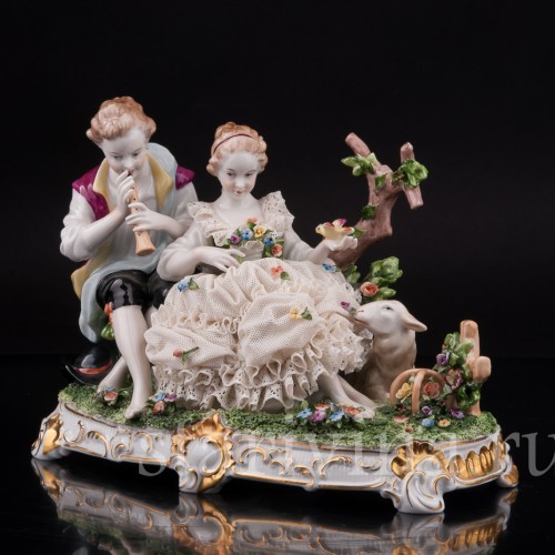 Фарфоровая статуэтка Пара с овечкой, кружевная, Unterweissbach, Германия, 1958-76 гг.