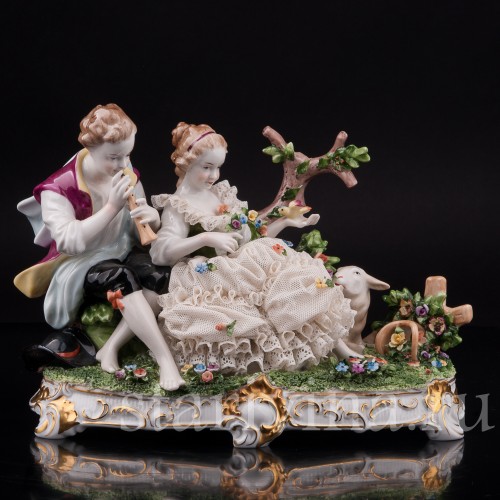 Фарфоровая статуэтка Пара с овечкой, кружевная, Unterweissbach, Германия, 1958-76 гг.