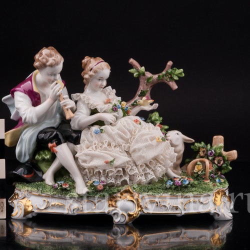 Фарфоровая статуэтка Пара с овечкой, кружевная, Unterweissbach, Германия, 1958-76 гг.