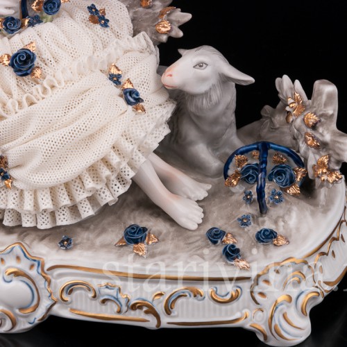 Фарфоровая статуэтка Пара с овечкой, кружевная, Unterweissbach, Германия, 1980 гг.