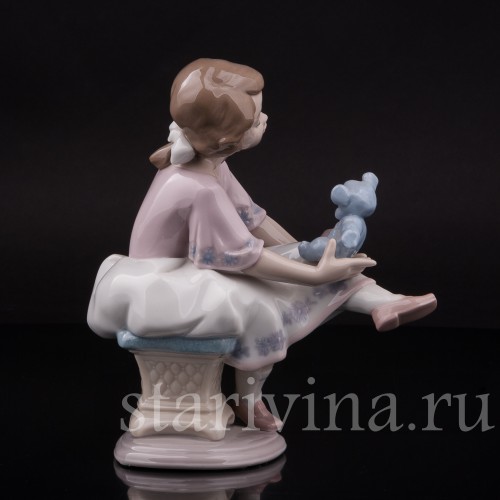 Фигурка из фарфора Девочка с мишкой, Lladro, Испания, 1993 г.