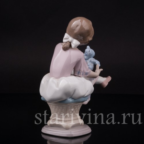 Фигурка из фарфора Девочка с мишкой, Lladro, Испания, 1993 г.