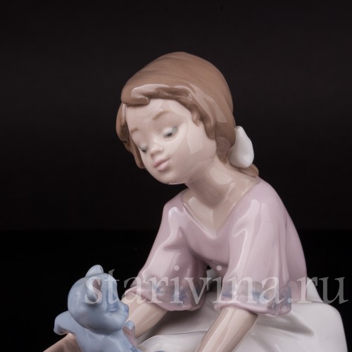 Фигурка из фарфора Девочка с мишкой, Lladro, Испания, 1993 г.