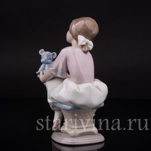 Фигурка из фарфора Девочка с мишкой, Lladro, Испания, 1993 г.