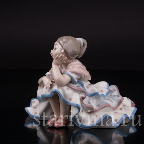 Фарфоровая статуэтка Задумавшаяся севильская девушка, Lladro, Испания, 1990 гг.