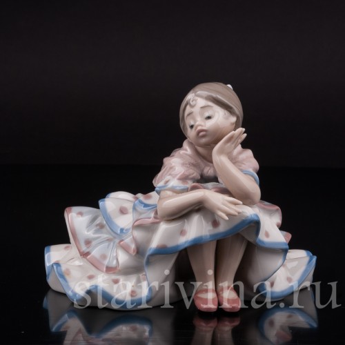 Фарфоровая статуэтка Задумавшаяся севильская девушка, Lladro, Испания, 1990 гг.