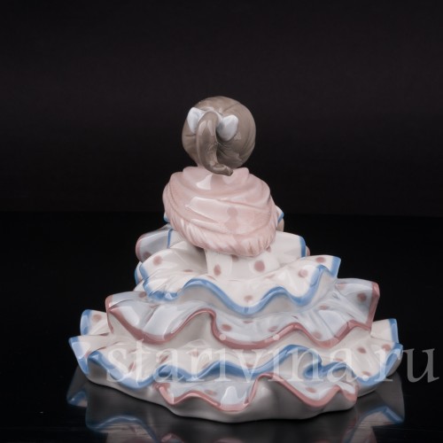 Фарфоровая статуэтка Задумавшаяся севильская девушка, Lladro, Испания, 1990 гг.