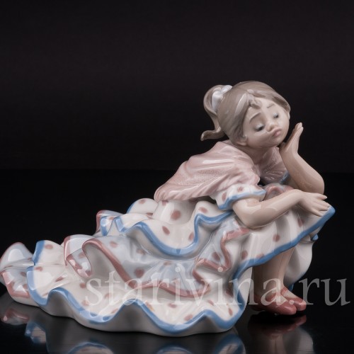 Фарфоровая статуэтка Задумавшаяся севильская девушка, Lladro, Испания, 1990 гг.