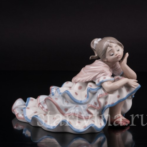 Фарфоровая статуэтка Задумавшаяся севильская девушка, Lladro, Испания, 1990 гг.