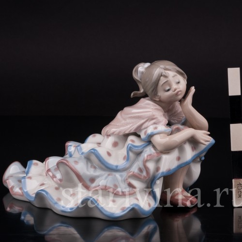 Фарфоровая статуэтка Задумавшаяся севильская девушка, Lladro, Испания, 1990 гг.