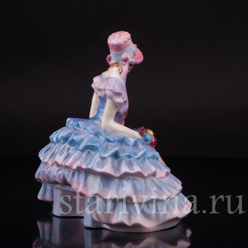 Фигурка из фарфора Хлоя, девушка с цветами, Royal Doulton, Великобритания, 1931-49 гг.