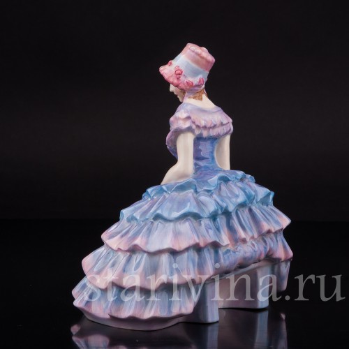 Фигурка из фарфора Хлоя, девушка с цветами, Royal Doulton, Великобритания, 1931-49 гг.