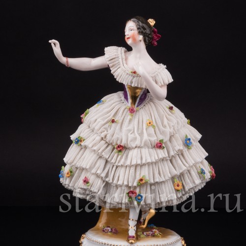 Фарфоровая статуэтка Танцующая девушка, кружевная, Ernst Bohne Sohne, Германия, нач. 20 века.