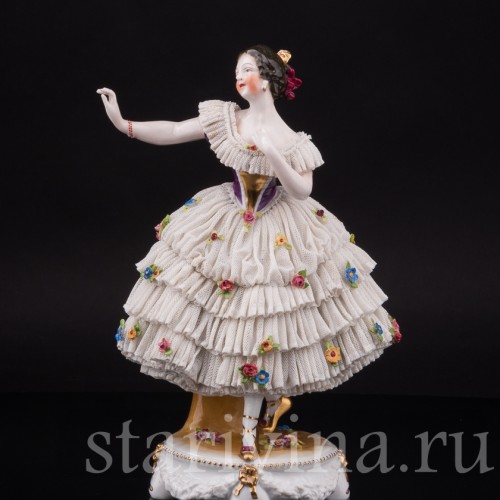 Фарфоровая статуэтка Танцующая девушка, кружевная, Ernst Bohne Sohne, Германия, нач. 20 века.