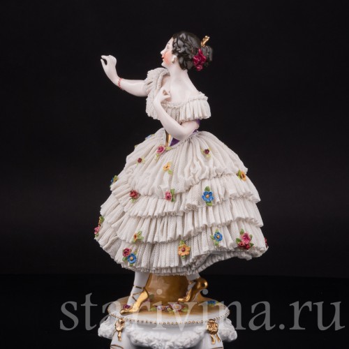 Фарфоровая статуэтка Танцующая девушка, кружевная, Ernst Bohne Sohne, Германия, нач. 20 века.