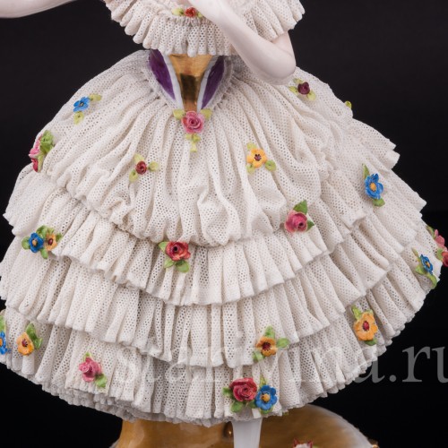 Фарфоровая статуэтка Танцующая девушка, кружевная, Ernst Bohne Sohne, Германия, нач. 20 века.