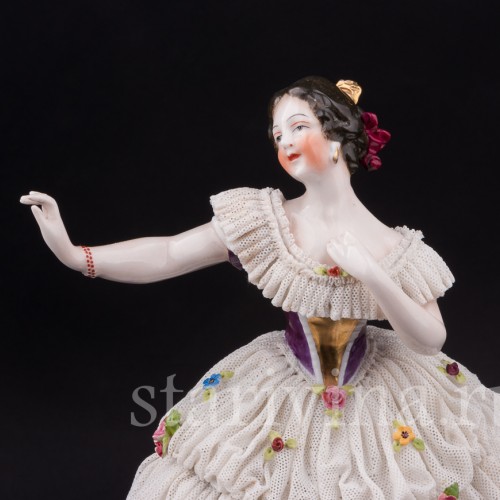 Фарфоровая статуэтка Танцующая девушка, кружевная, Ernst Bohne Sohne, Германия, нач. 20 века.