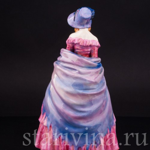 Статуэтка девушки из фарфора Викторианская леди, Royal Doulton, Великобритания, 1925-27 гг.