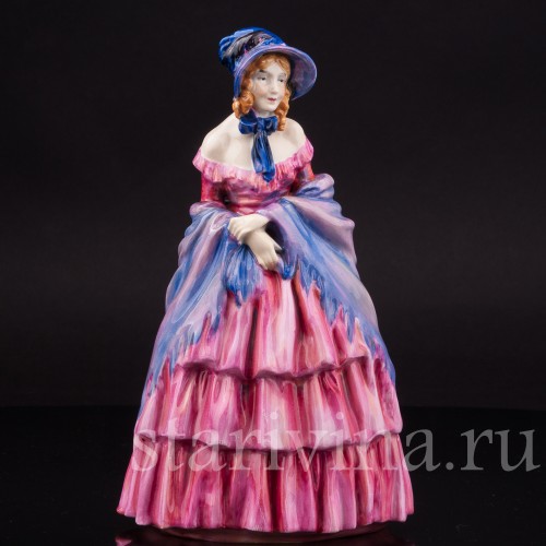 Статуэтка девушки из фарфора Викторианская леди, Royal Doulton, Великобритания, 1925-27 гг.